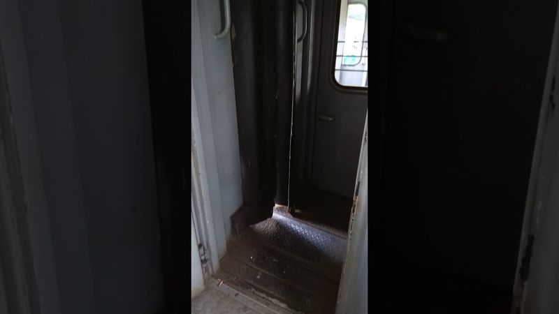 Звук в тамбуре в электричке