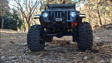 Customed 1/8 rubicon mountain rock crawling