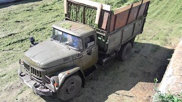 Зил-130 на разгрузке
