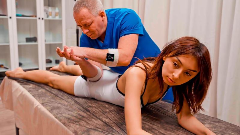 CRACKS, STRETCHES & RELIEF | MAX REYNER’S MOST INTENSE SESSION WITH KATYA