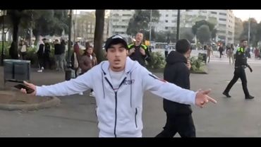 Tensión en plaza MENAlunya, la POLICÍA me echa a mí...