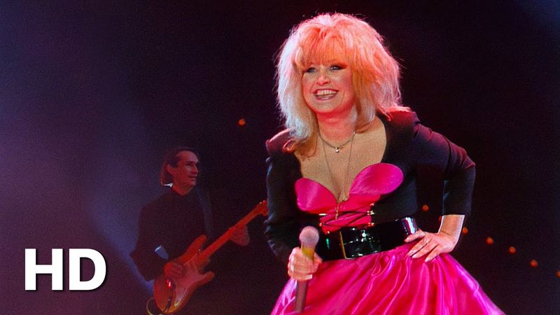 Алла Пугачёва - Ах, как живётся мне сегодня (Official HD Video) [«Рождественские встречи»]