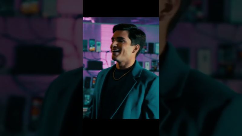 ОФИСНЫЙ АФЕРИСТ обчистил старушку / "Пчеловод"(2024) #фильм #боевик #чтопосмотреть #кино