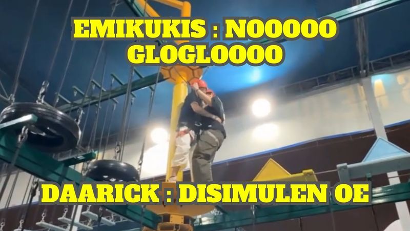 GLOGLO ASUSTA A EMIKUKIS EN UN JUEGO DE ALTURA