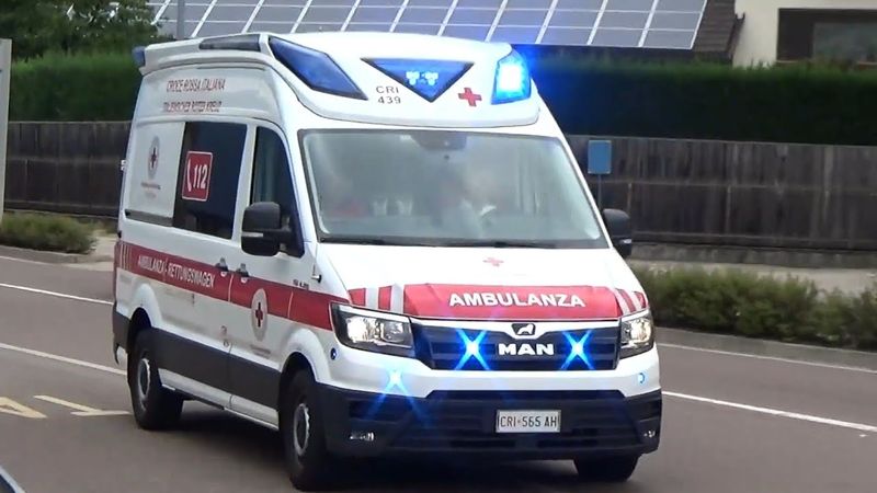 Ambulanza Man TGE 439 Croce rossa Bolzano in sirena a Bolzano