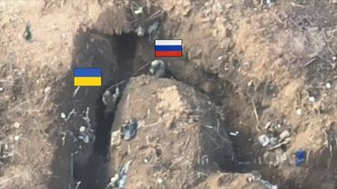 Российские и украинские солдаты лицом к лицу в ближнем бою в окопах!