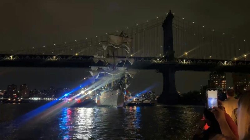 Mexican Navy training ship that collided with New York's Brooklyn Bridge | AFP