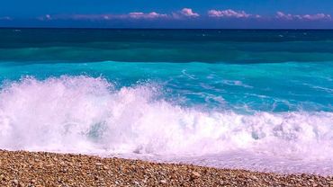 Calming Ocean Sounds to Brighten your Day - Relaxing Waves from Barahona