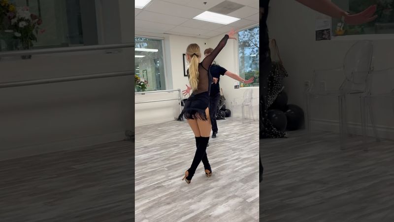 🔥🔥🔥DANCE #dance #kpop #shorts #dancing #dariaesaulova #dancevideo #latin  #舞蹈 #oldsong #fyp