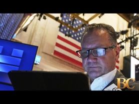 US stocks push further into record heights