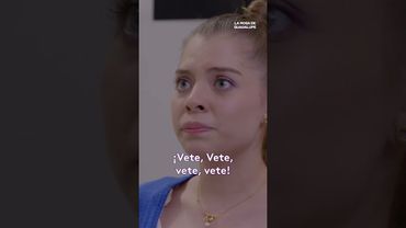 La amiga de Gustavo le roba un beso y él reacciona mal  #LaRosaDeGuadalupe #Uninovelas