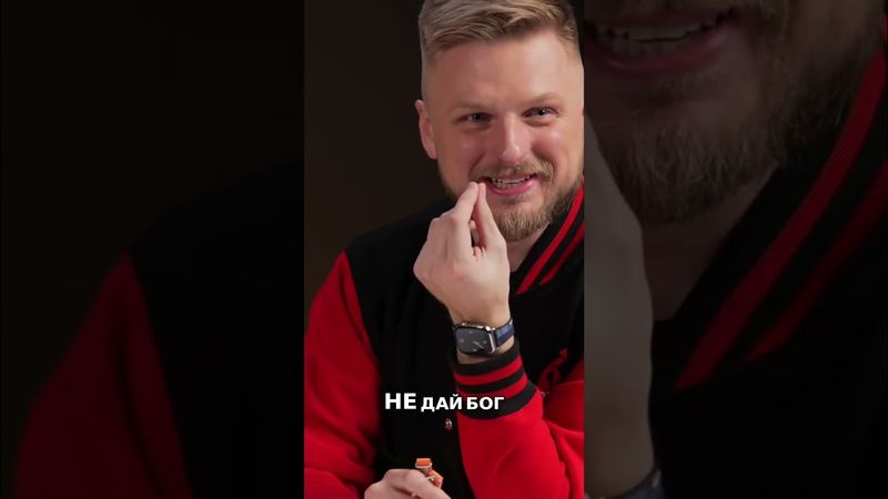 Сорвут ли телефон? Тест-драйв оранжевого чехла с ремешком! #shorts