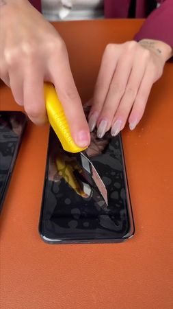 O conjunto de duas peças resistente a arranhões CrystalArmor de 9 nív...