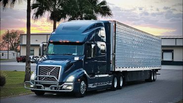 Дальнобой США.. Замена компрессора.. Загрузка клубникой во Флориде..