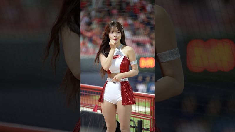 多慧眼神能殺人 小嘴巴閉起來👌🤣​⁠@lee_dahye #李多慧 #이다혜 #cheerleader #fancam #shorts