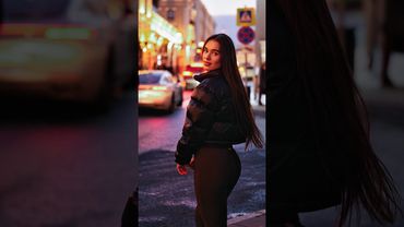 Сфотографировал очень красивую девушку #streetphotography