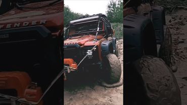 RC Traxxas TRX 4 Defender Battle in the mud