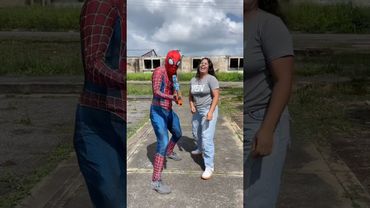 SPIDERMAN ATACÓ A LOS SUPERHÉROES MINI