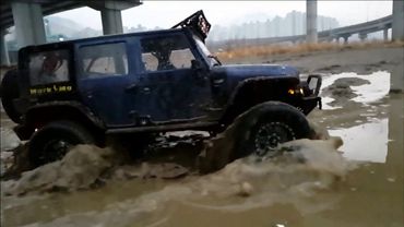 RC CAR TRAL TRACTION HOBBY 1/8 Founder Jeep Raining mud bash 3