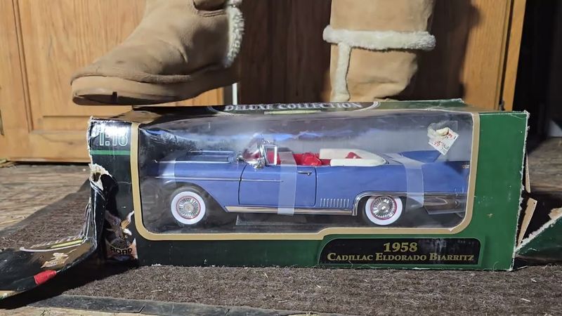Model car crush in winter boots #modelcarcrush #asmrcrush #asmrcrunch ##asmrsounds #crushingasmr