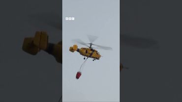 Гелікоптер ДСНС гасить пожежі у Києві після атак російських дронів #shorts