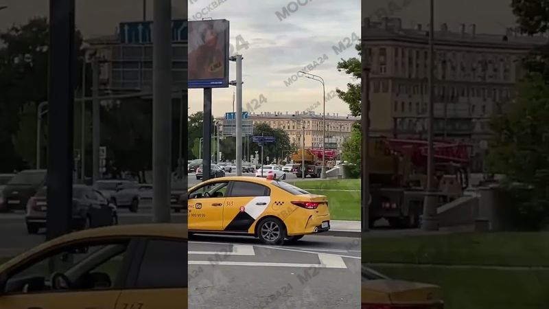 «Моноледи» мчится по Ленинскому на скорости до 70 км/ч