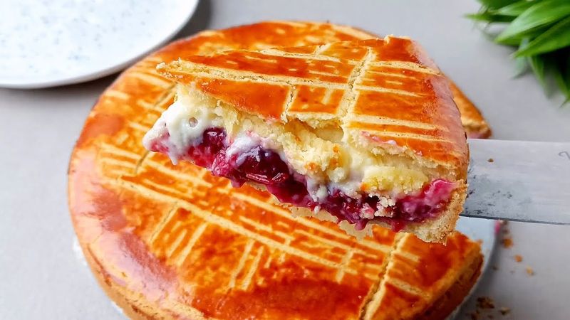 Цей пиріг настільки смачний, що я готую його щотижня! Улюблений  🍒 🍒 ВИШНЕВИЙ 🍒 🍒пиріг всієї родини.