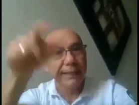 No, eso es una perdida de tiempo mejor ponte a aprender ingles