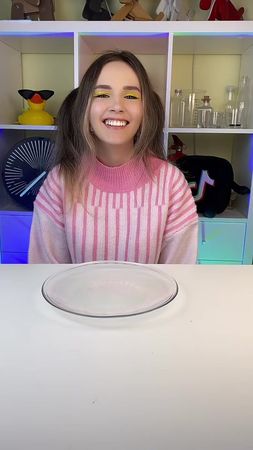 Подпишись! Кто победил в споре? #полинка #экспериментатор #япробую #м...