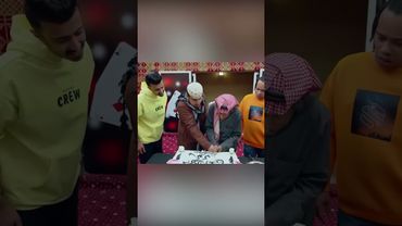 الشباب يحتفلون بتخرج كفتة