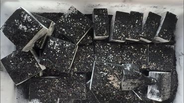 Plain Soft Chalk Under Black Powder!