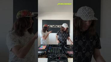 90s Vs 2000s BACK 2 BACK  🙌🏾 #shorts