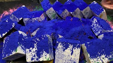 Pebbles and Fresh Soft Chalk Blocks Topped with Blue Holi Powder | Pebbles Play | Chalk ASMR