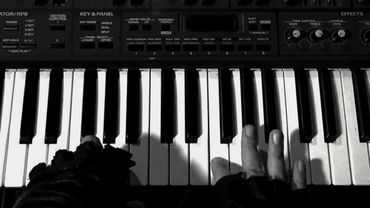 Night Club - "Lovestruck" (Official video)