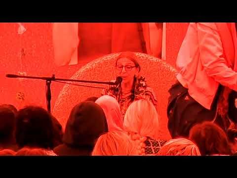 Шримад Бхагаватам 1.8.25. ЕМ Мандакини матаджи. Mandakini mataji.