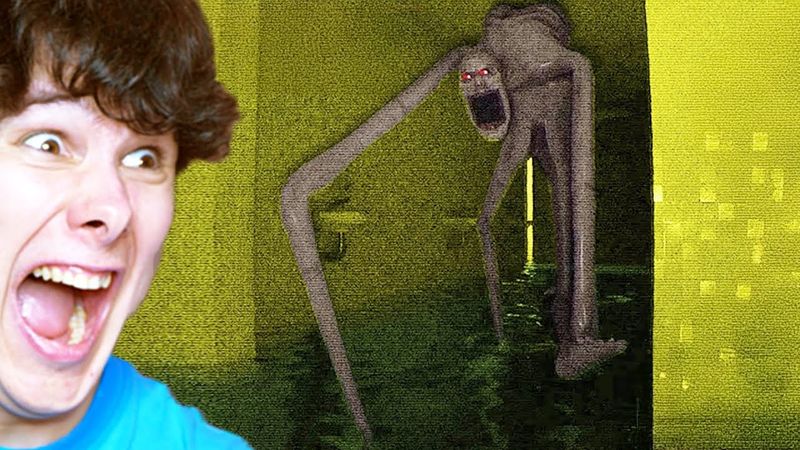 кто-то рядом с тобой в бекрумс...