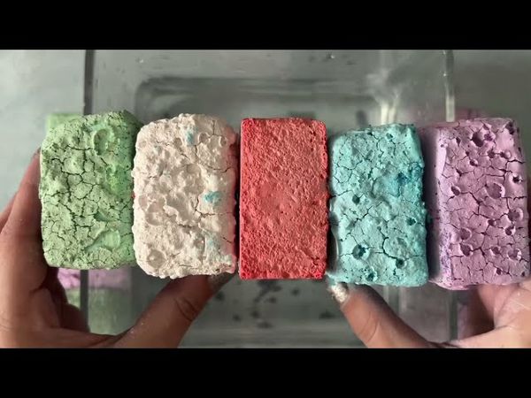 Water crush /gym chalk asmr 