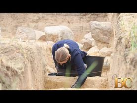 Tombe antiche, più antiche delle piramidi d'Egitto, emergono in Polonia