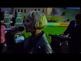 Поэт Дмитрий Долматов на концерте Жанны Агузаровой 1990. «Не упрекай»