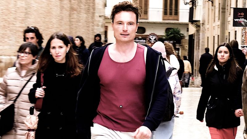 Ты уйдёшь | Русский Хит расставаний 90-х в исполнении Уличного певца на улице Европы