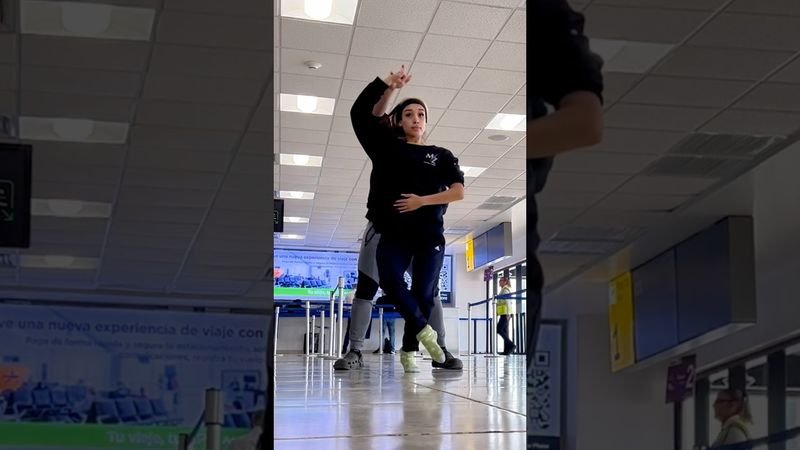 La Mudanza - Bad Bunny - Michael y Zarina