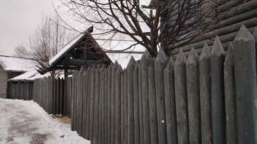 Кем нас на самом деле принимают на работу по найму в Москве?  Реконструкция осадных дворов XVI века.