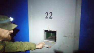 Подземная тюрьма в области Петербурга.