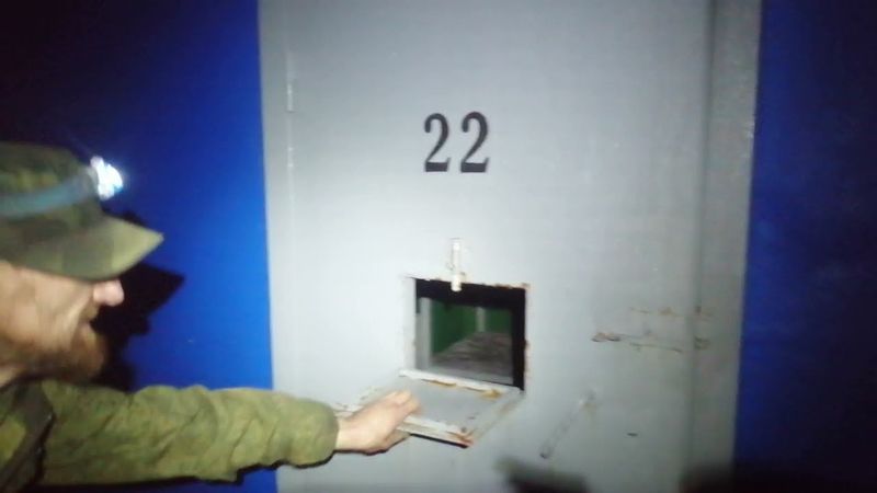 Подземная тюрьма в области Петербурга.