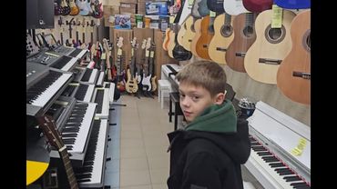 Сколько нужно гитар для счастья? - выбираем подарок Лёве ко дню рождения #Цой #ДДТ #кавер