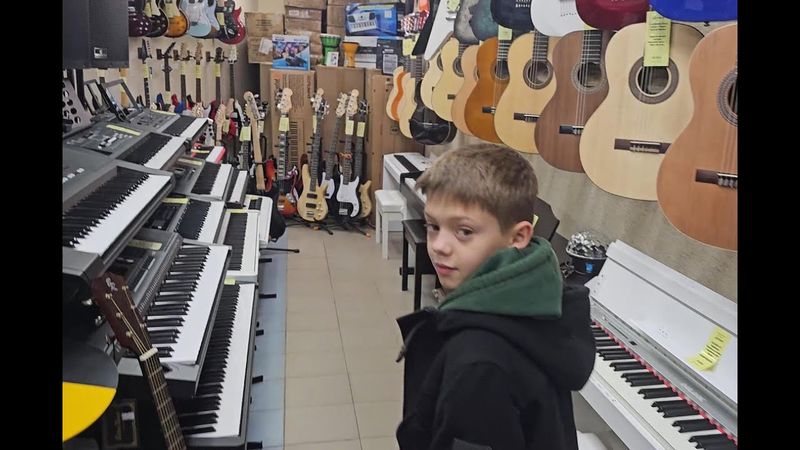 Сколько нужно гитар для счастья? - выбираем подарок Лёве ко дню рождения #Цой #ДДТ #кавер