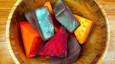 OCTOBER 2ND • Dyed Gymchalk Triangles #oddlysatisfying
