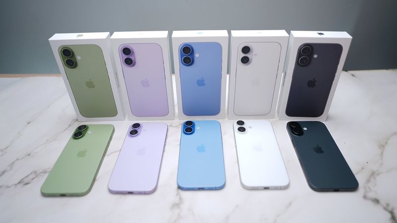 iPhone 17 in Colors: Sage, Lavender, Mist Blue, Black & White!