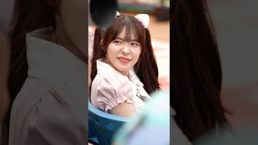 多慧氣噗噗 自己的粉絲竟然在拍遠在客隊應援區的野生雅英🤣@lee_dahye