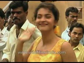 Juhi Chawla - Aktris Bollywood di masa mudanya, di lokasi syuting